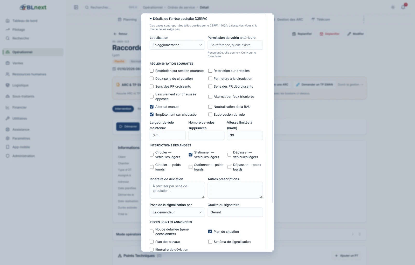 Section « Détails de l'arrêté souhaité (CERFA) » du dialogue : localisation, réglementation souhaitée, alternat, restrictions de chaussée, interdictions, signalisation, pièces jointes annoncées