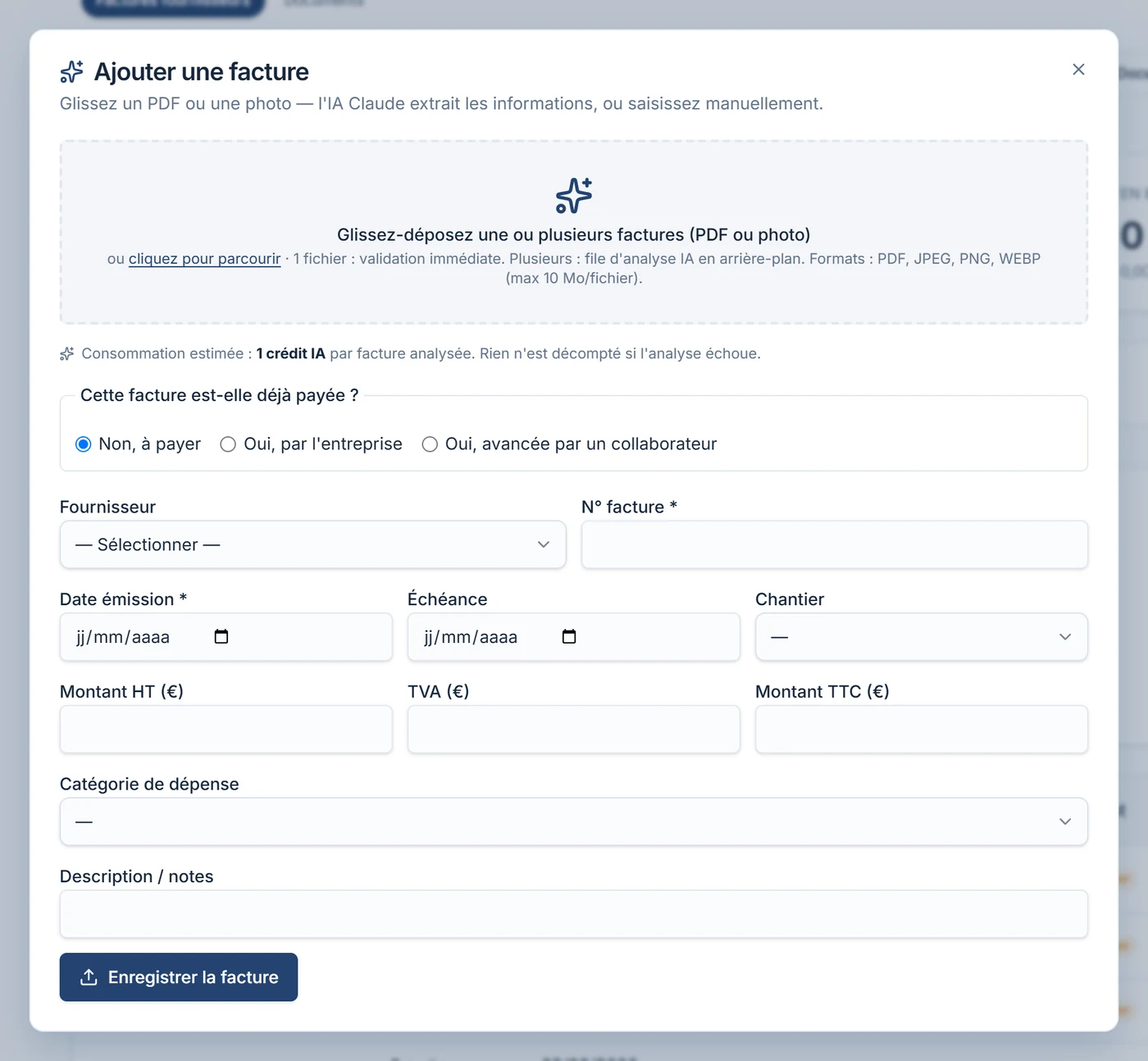 Dialogue « Ajouter une facture » : zone de dépôt PDF ou photo, l'IA extrait les informations, consommation estimée 1 crédit par facture analysée